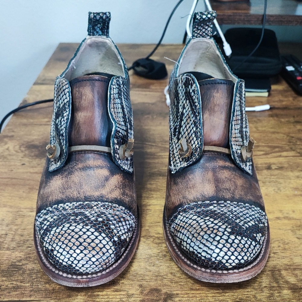 Freebird Catalina Brown and Black Snakeskin Shoes Size 10 EUC